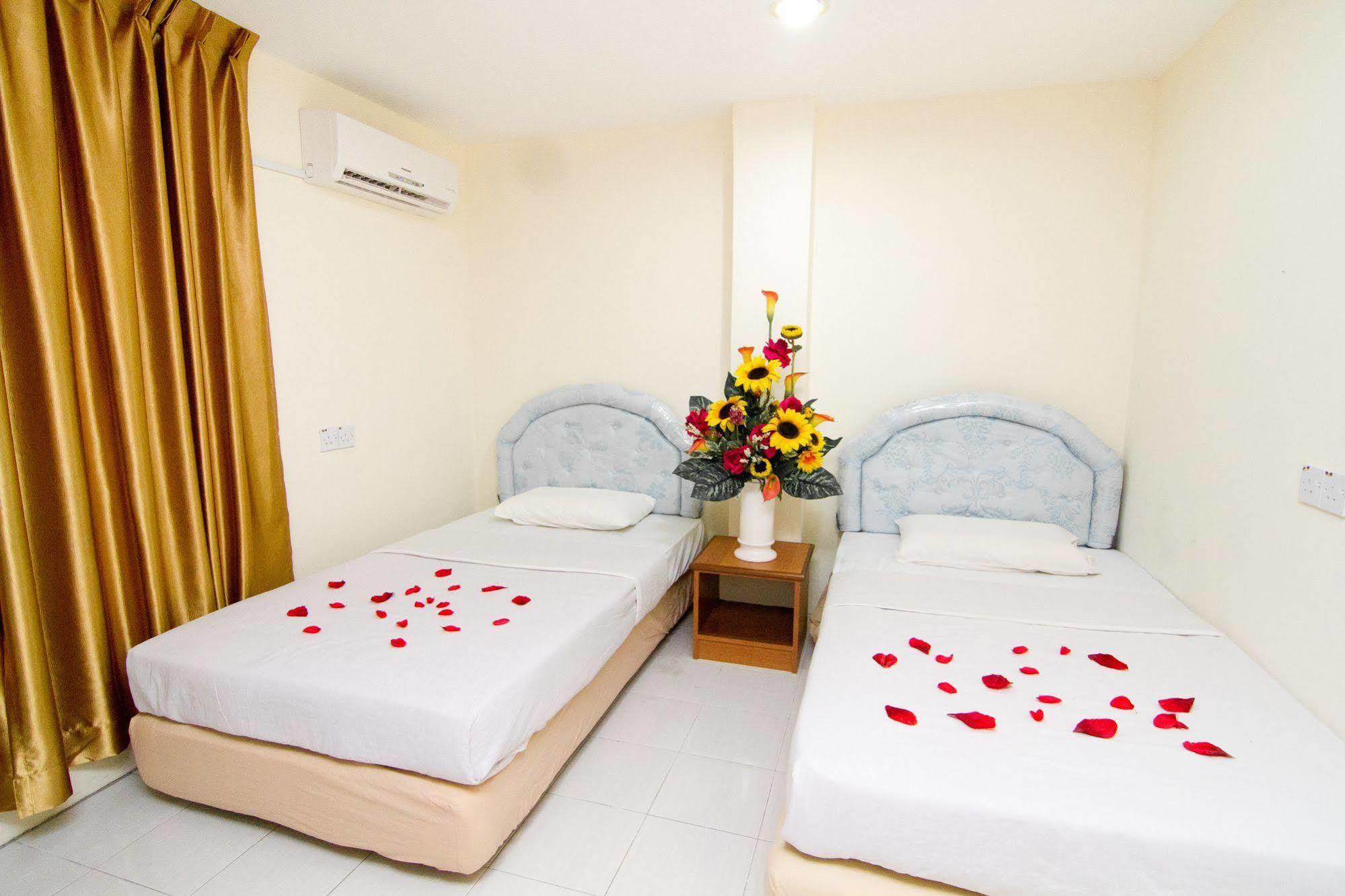 Silverwood Inn Miri Esterno foto